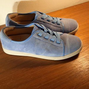 VIONIC Suede Brinley Women`s Blue Sneakers (8)